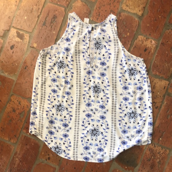 Old Navy shirt - Picture 7 of 8